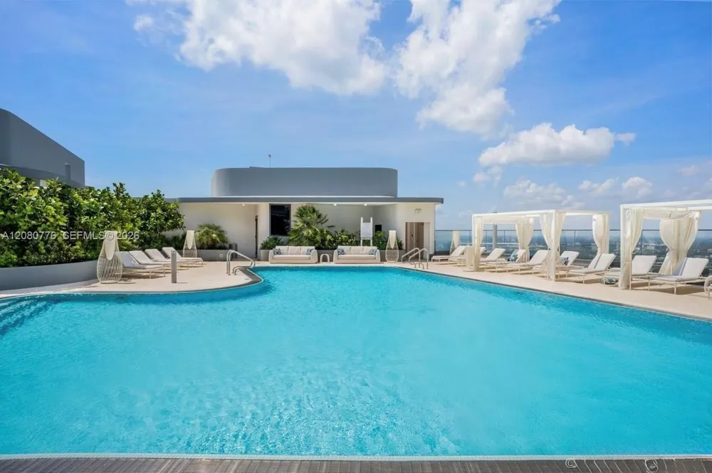 1000 Brickell Plz #4207 Miami, FL 33131