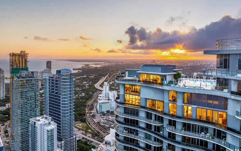 1000 Brickell Plz #4207 Miami, FL 33131