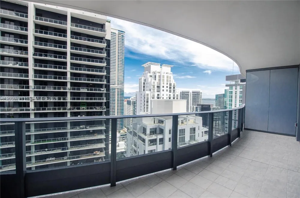 1000 Brickell Plz #4207 Miami, FL 33131