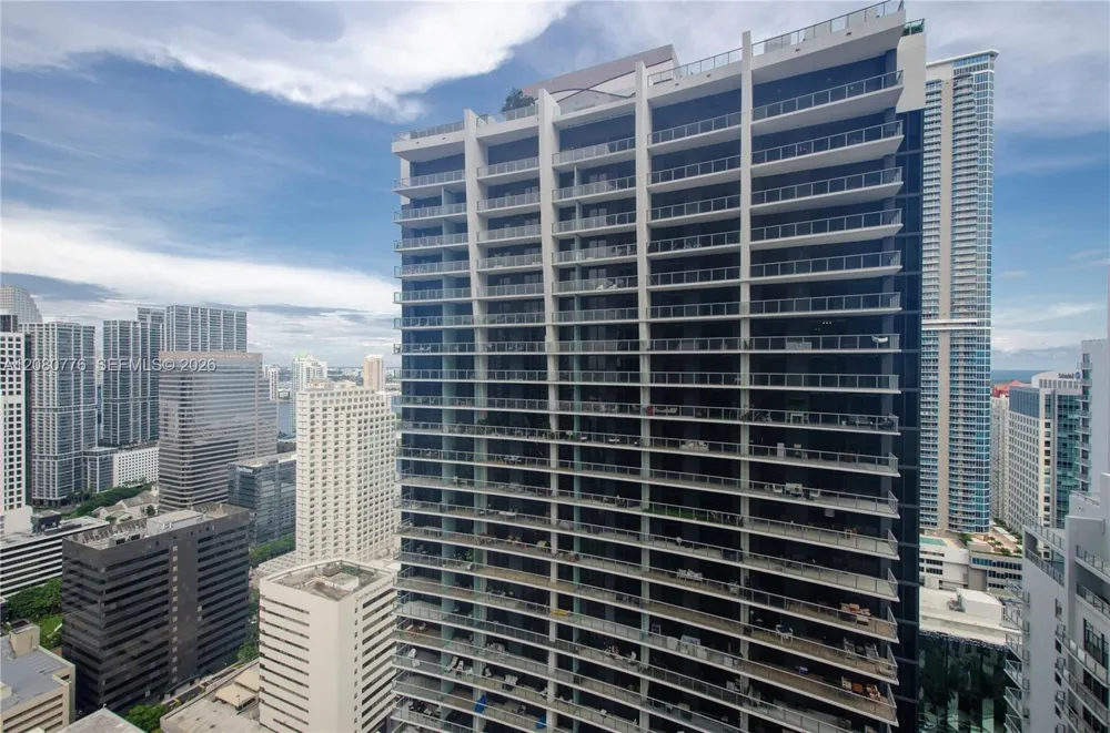 1000 Brickell Plz #4207 Miami, FL 33131