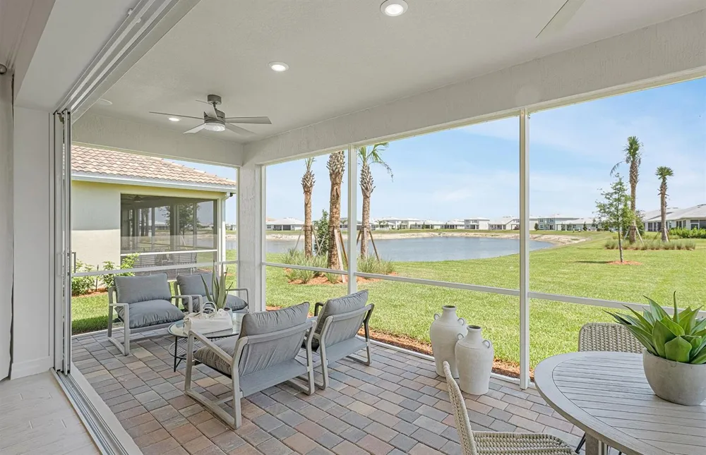 4895 SW CORNERSTONE WAY #216 Whitestone Stuart, FL 34997