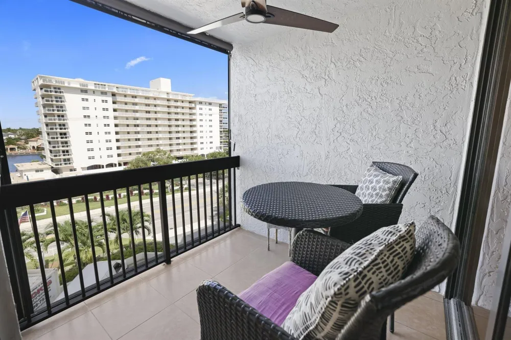 1155 Hillsboro Mile #402 Hillsboro Beach, FL 33062