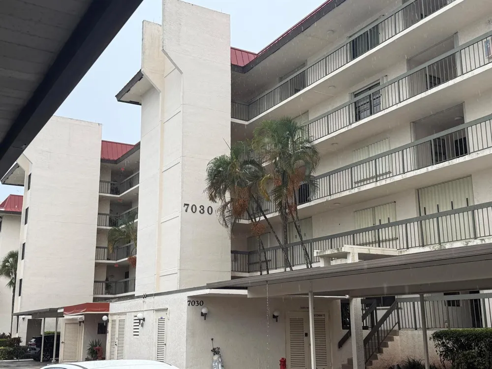 7030 HALF MOON CIRCLE #121 Hypoluxo, FL 33462