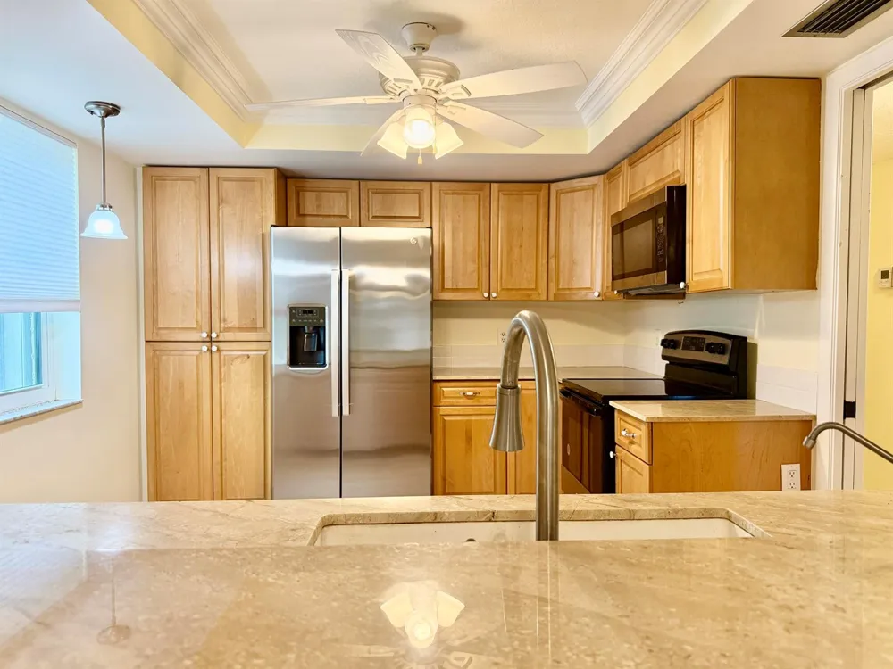7030 HALF MOON CIRCLE #121 Hypoluxo, FL 33462