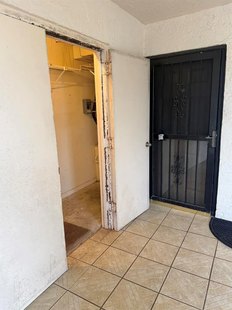 7030 HALF MOON CIRCLE #121 Hypoluxo, FL 33462