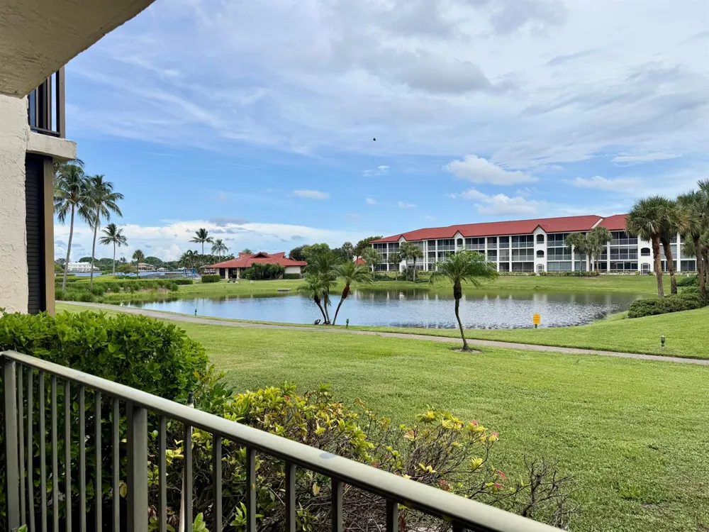 7030 HALF MOON CIRCLE #121 Hypoluxo, FL 33462