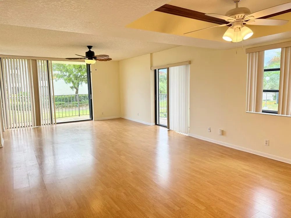 7030 HALF MOON CIRCLE #121 Hypoluxo, FL 33462