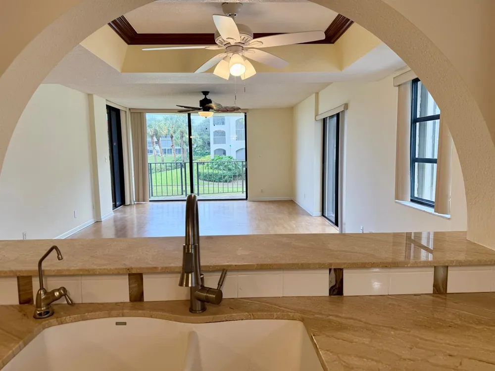 7030 HALF MOON CIRCLE #121 Hypoluxo, FL 33462