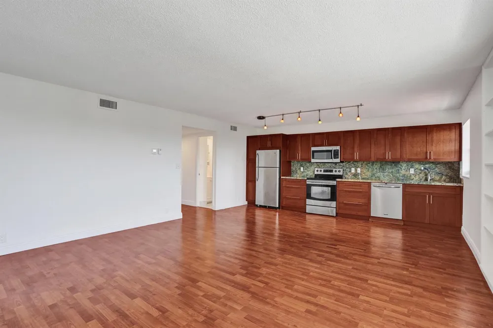 2500 NE 48TH LANE #606 Fort Lauderdale, FL 33308