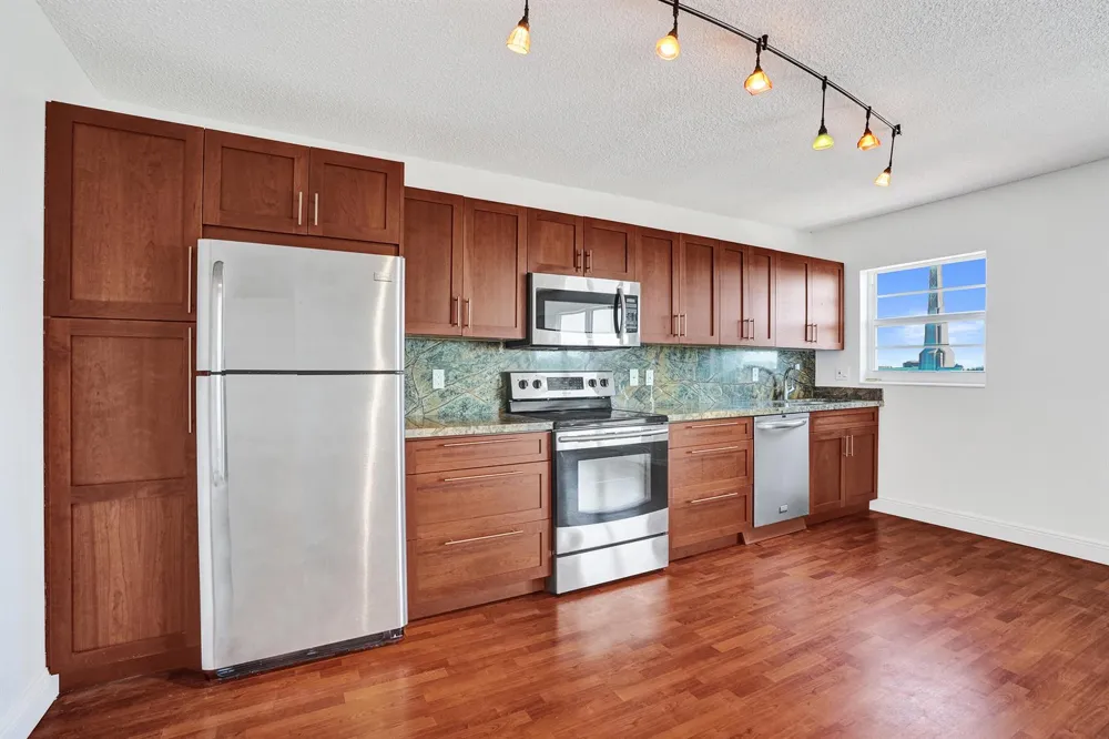 2500 NE 48TH LANE #606 Fort Lauderdale, FL 33308