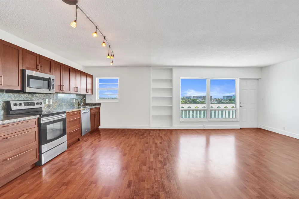 2500 NE 48TH LANE #606 Fort Lauderdale, FL 33308