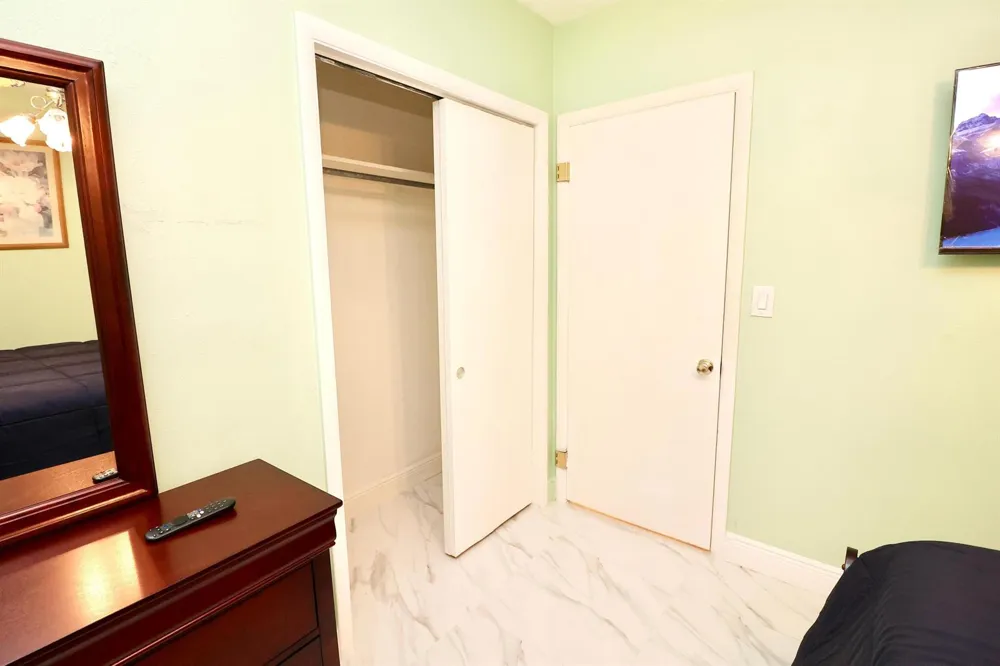 842 NE 154TH STREET Miami, FL 33162
