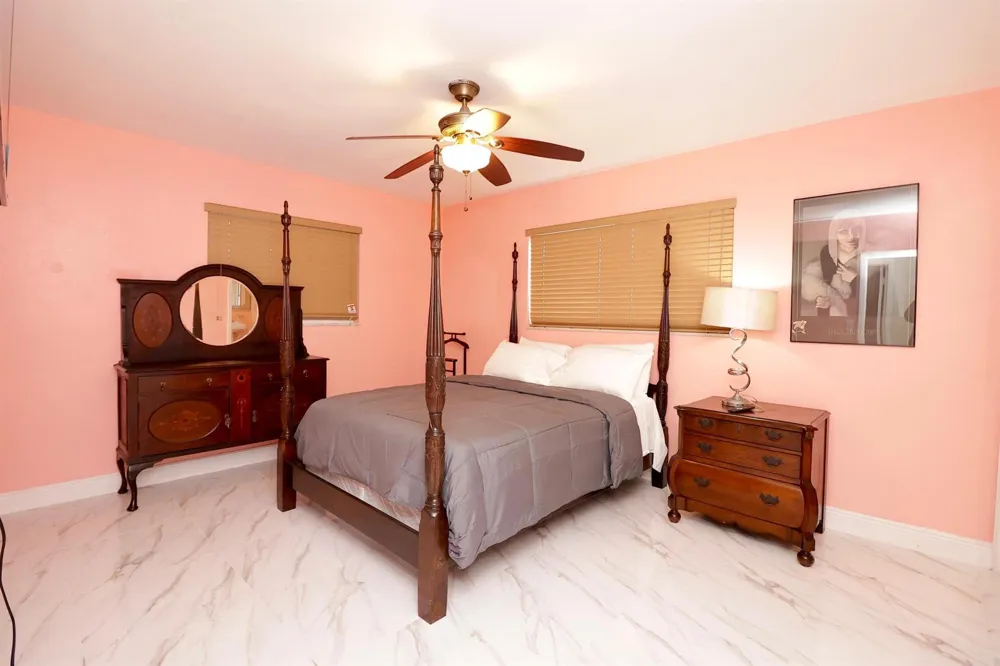 842 NE 154TH STREET Miami, FL 33162