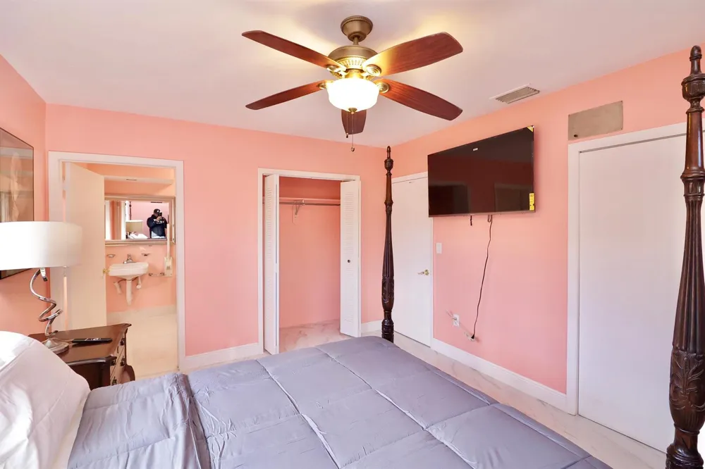 842 NE 154TH STREET Miami, FL 33162