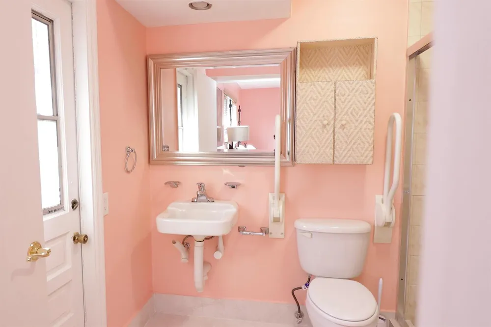 842 NE 154TH STREET Miami, FL 33162