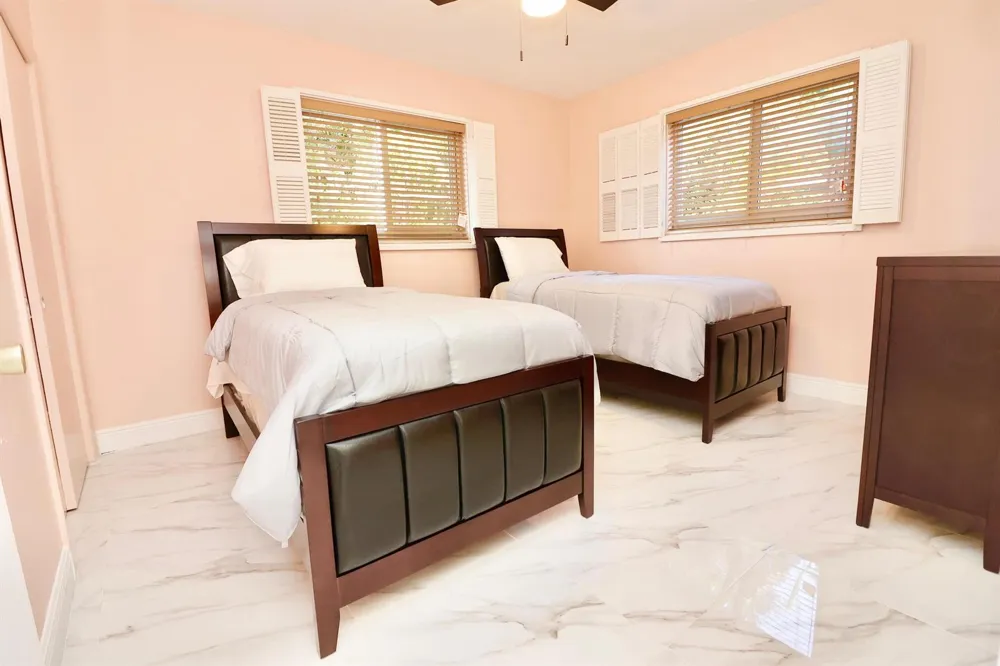 842 NE 154TH STREET Miami, FL 33162