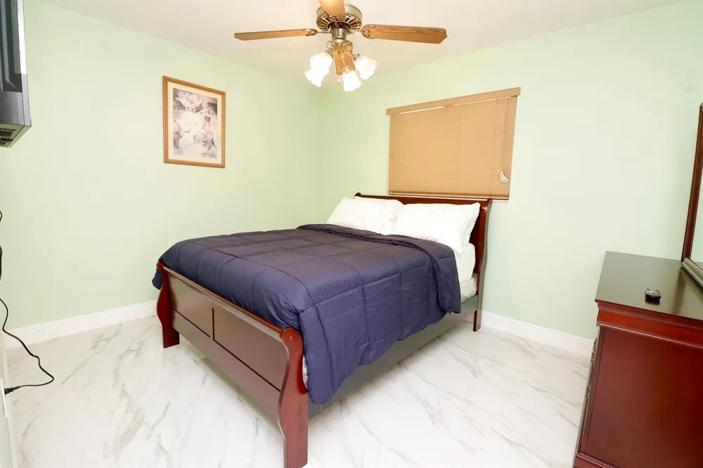 842 NE 154TH STREET Miami, FL 33162
