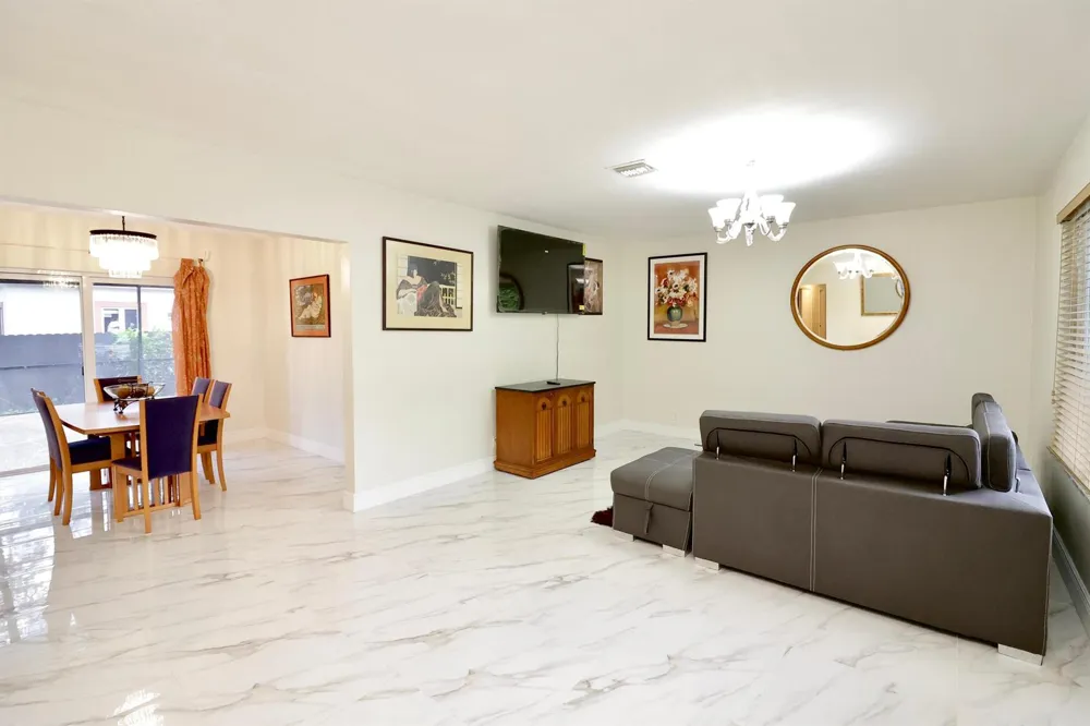 842 NE 154TH STREET Miami, FL 33162
