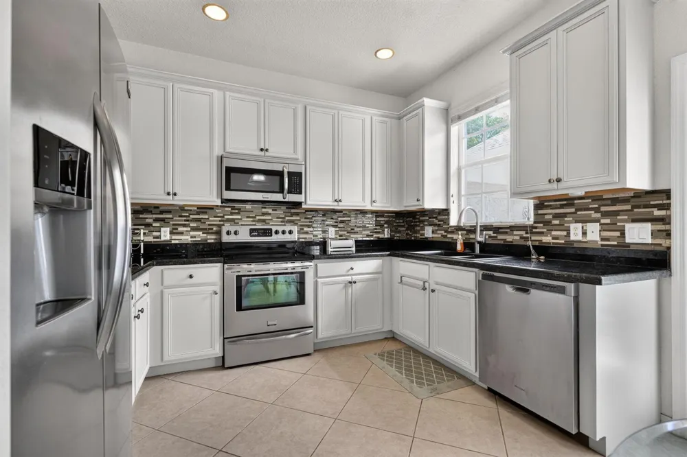 319 E BAY CEDAR CIRCLE Jupiter, FL 33458