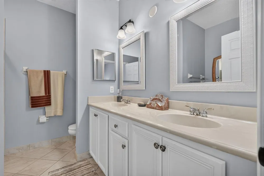 319 E BAY CEDAR CIRCLE Jupiter, FL 33458