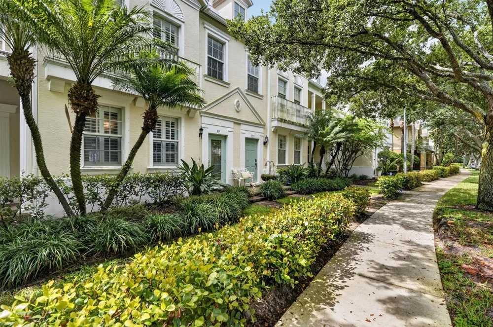 319 E BAY CEDAR CIRCLE Jupiter, FL 33458