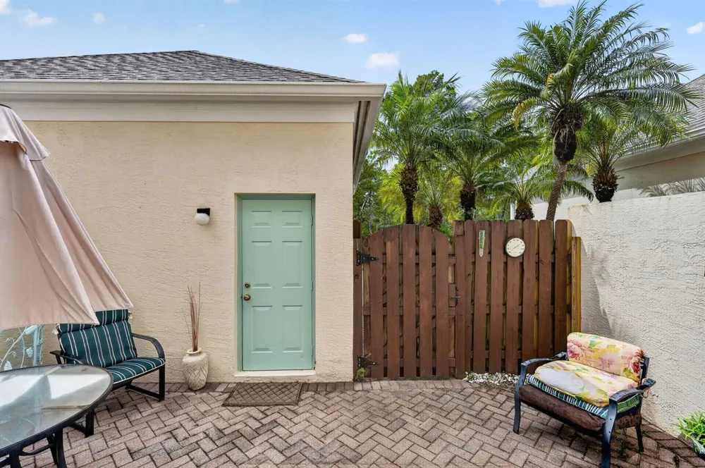 319 E BAY CEDAR CIRCLE Jupiter, FL 33458