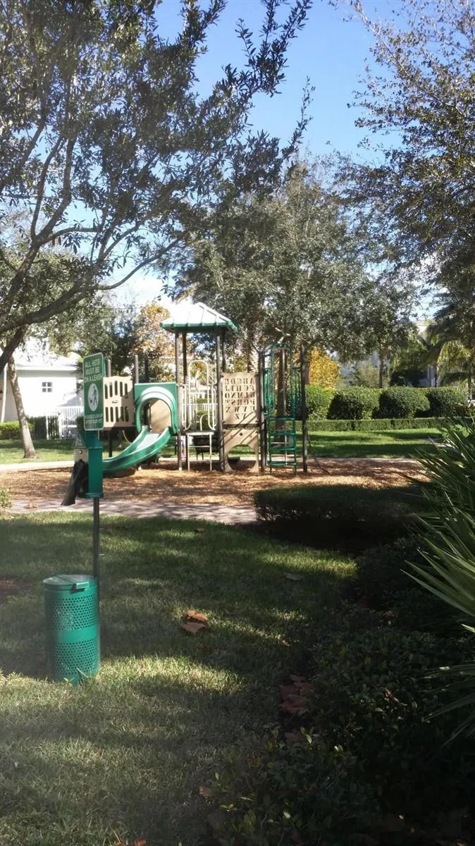 319 E BAY CEDAR CIRCLE Jupiter, FL 33458