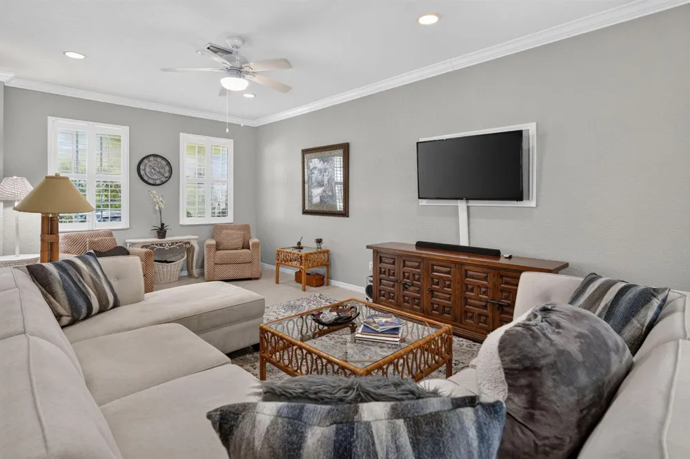 319 E BAY CEDAR CIRCLE Jupiter, FL 33458