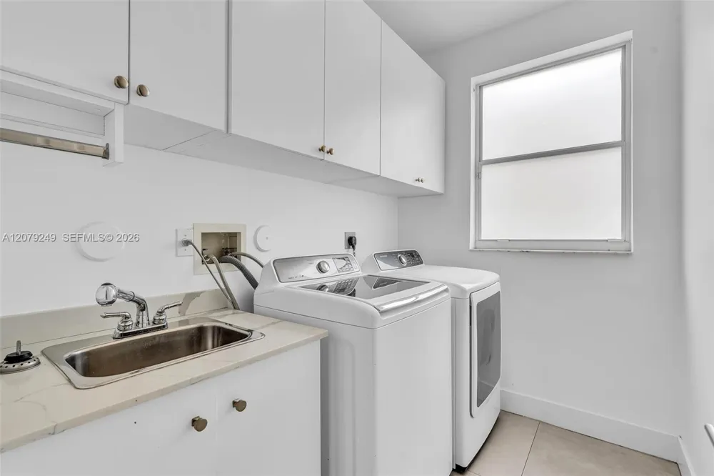 3433 SW 52nd ct Hollywood, FL 33312