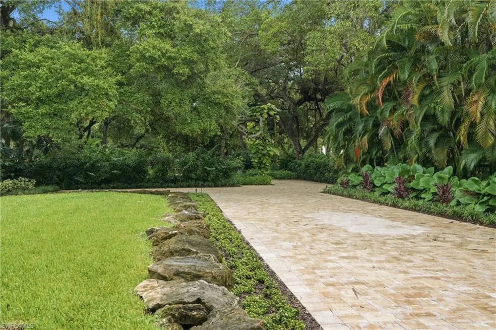 2751 68th Street SW Naples, FL 34105