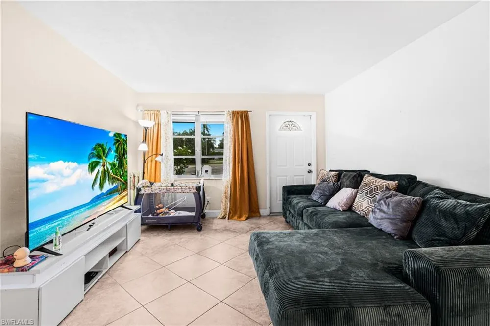 1099 Vineyard Place Lehigh Acres, FL 33936