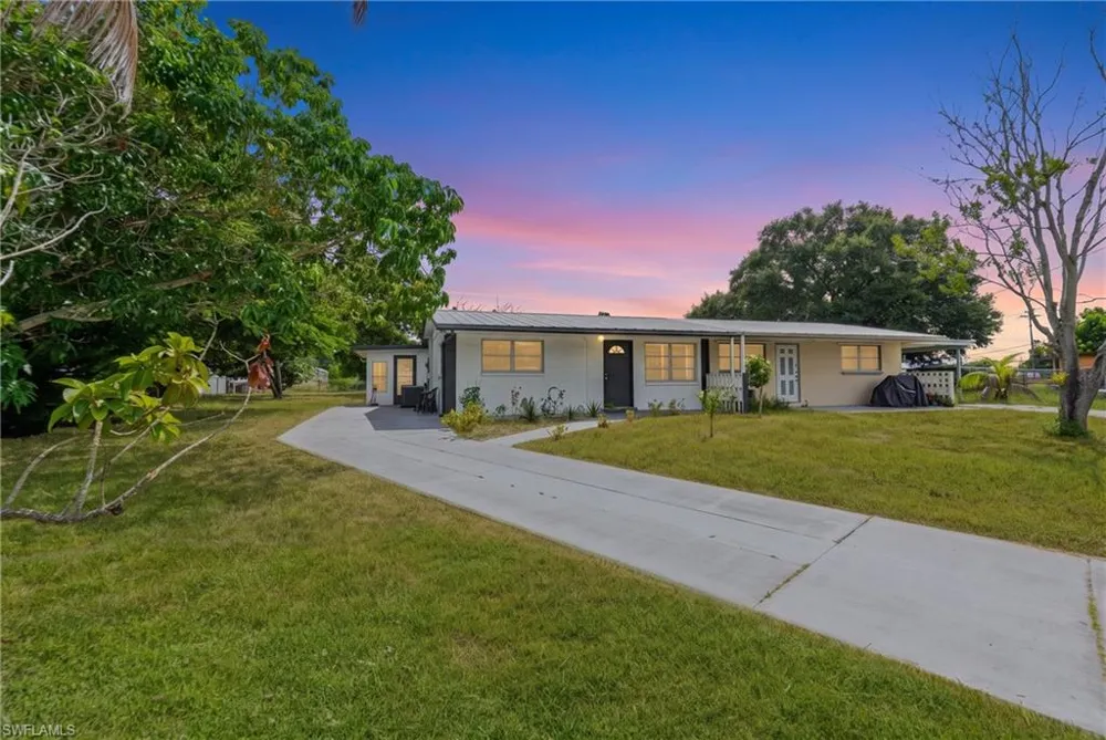 1099 Vineyard Place Lehigh Acres, FL 33936