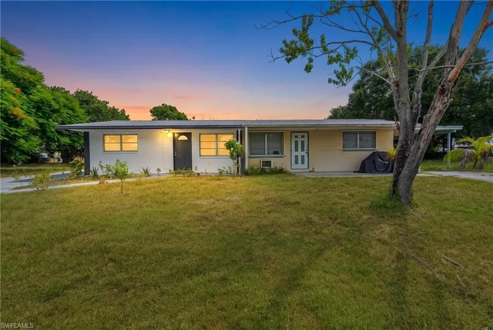 1099 Vineyard Place Lehigh Acres, FL 33936