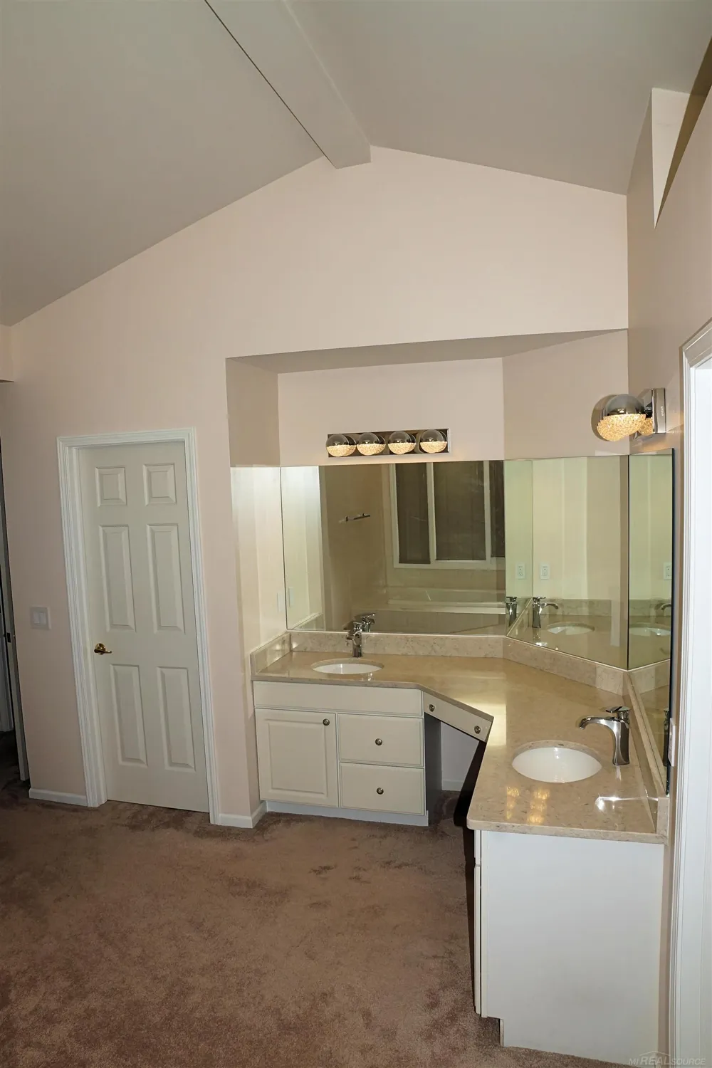 45875 Fountain View Drive Canton Charter Township, MI 48188