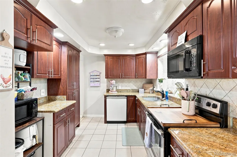49940 Proctor Road Canton Charter Township, MI 48188