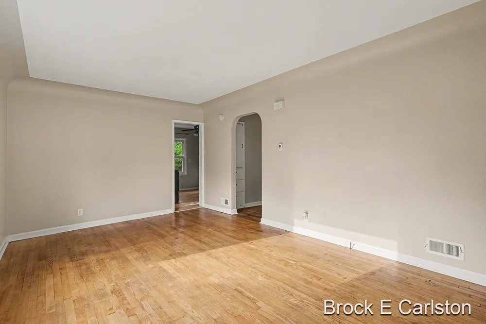 2315 Harding Avenue Muskegon City, MI 49441