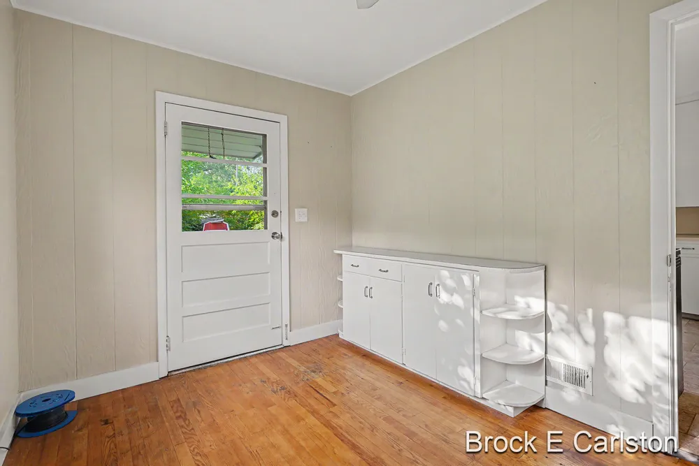 2315 Harding Avenue Muskegon City, MI 49441