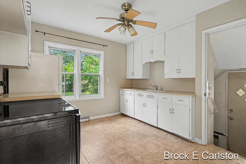 2315 Harding Avenue Muskegon City, MI 49441