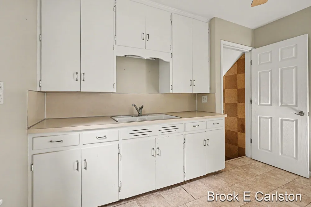 2315 Harding Avenue Muskegon City, MI 49441