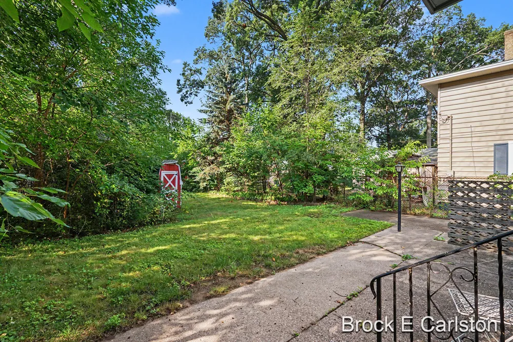 2315 Harding Avenue Muskegon City, MI 49441