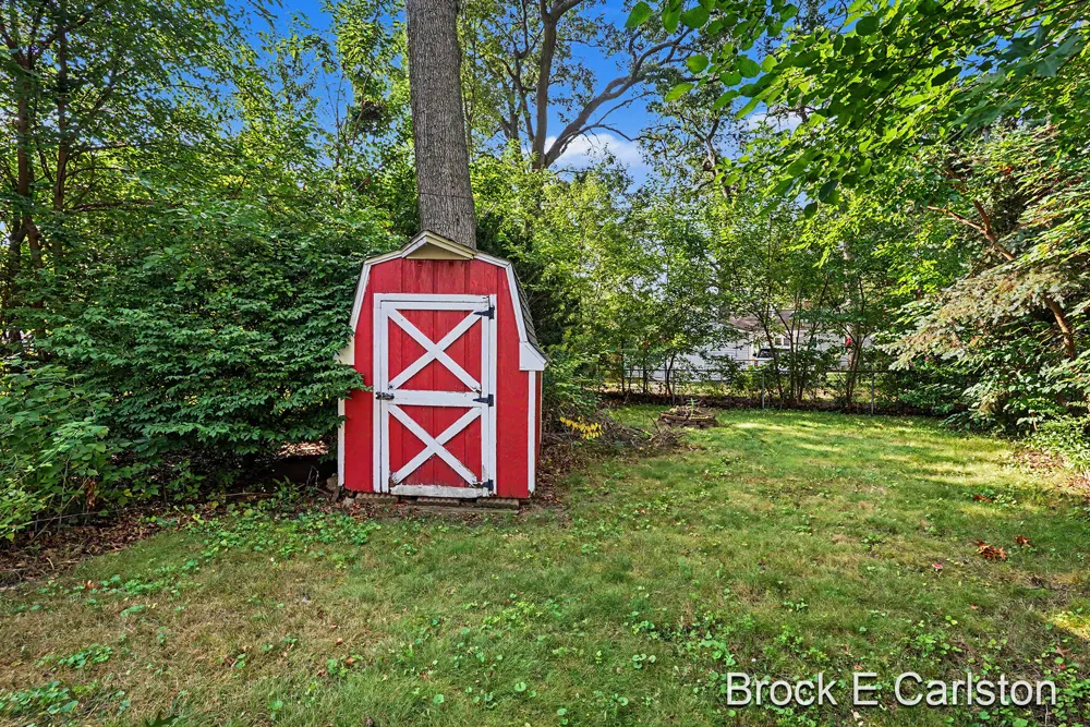 2315 Harding Avenue Muskegon City, MI 49441