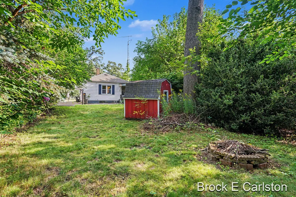 2315 Harding Avenue Muskegon City, MI 49441