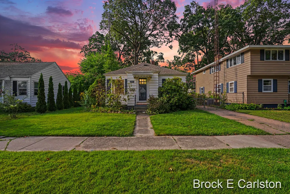 2315 Harding Avenue Muskegon City, MI 49441