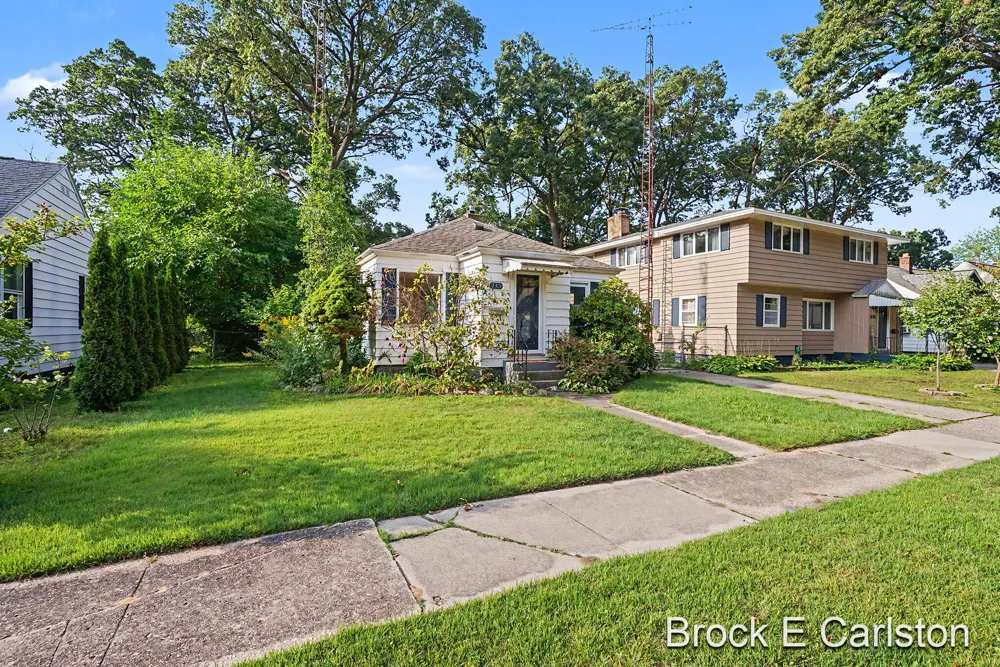 2315 Harding Avenue Muskegon City, MI 49441