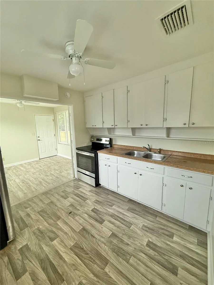 4618 18TH AVENUE S St Petersburg, FL 33711