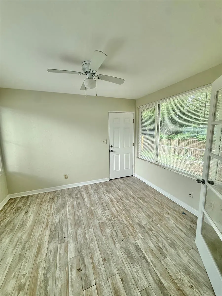 4618 18TH AVENUE S St Petersburg, FL 33711