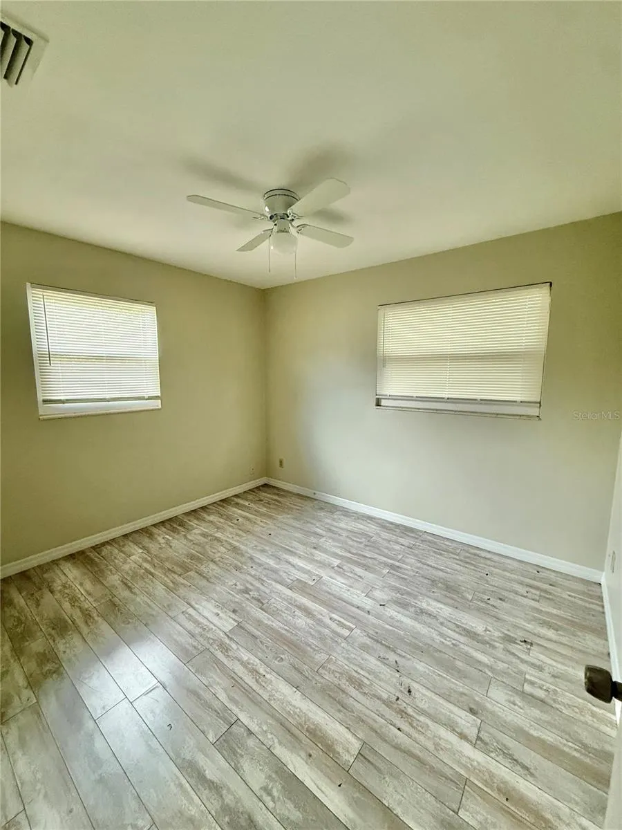4618 18TH AVENUE S St Petersburg, FL 33711