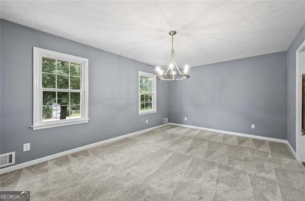 392 Heritage LN Alpharetta, GA 30009