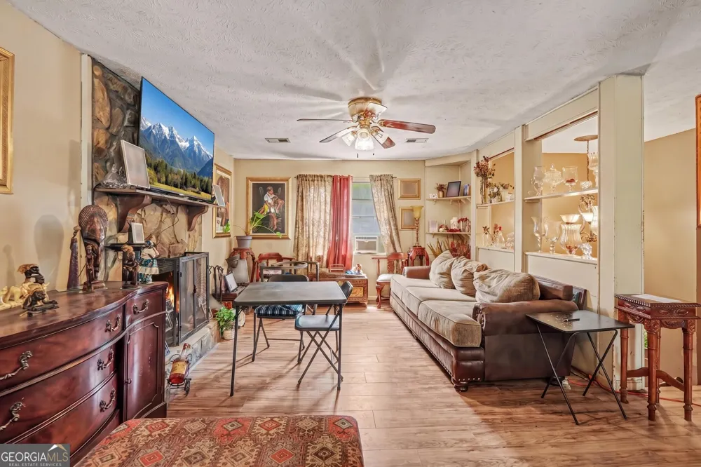 5228 Tina CT Stone Mountain, GA 30083