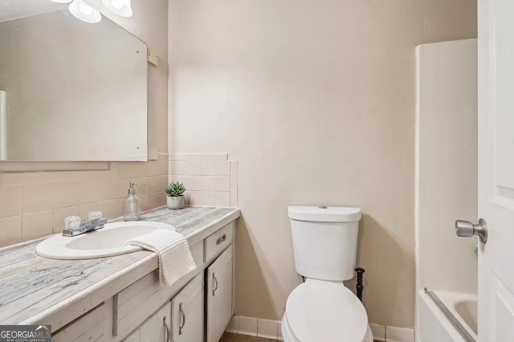 5228 Tina CT Stone Mountain, GA 30083